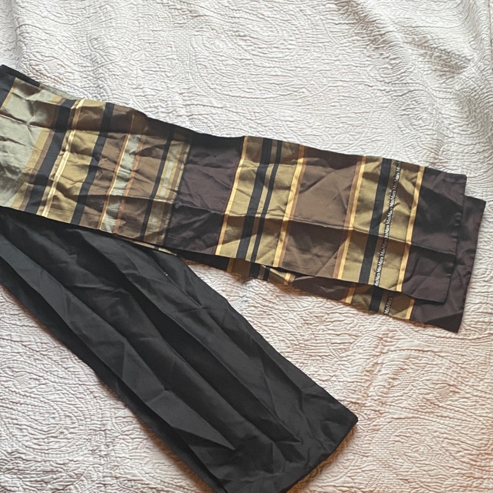 MaxMara Black and Gold Accent Scarf